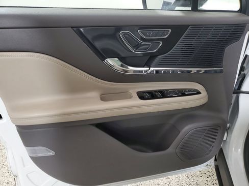 Certified 2022 Lincoln Corsair FWD image 19