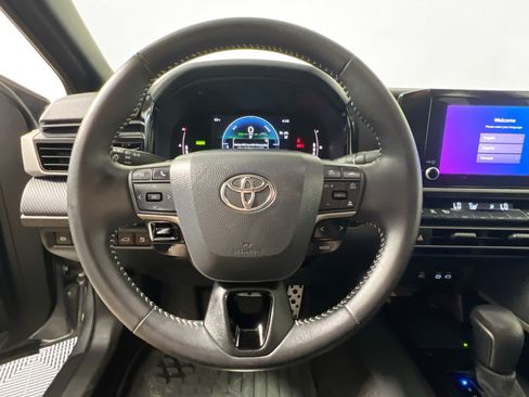 Used 2026 Toyota Camry SE FWD image 17