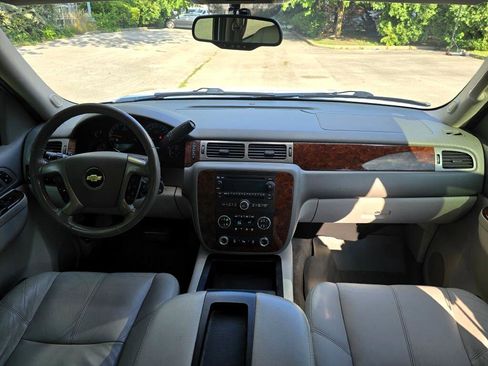 Used 2012 Chevrolet Suburban LT w/ Luxury Package image 16