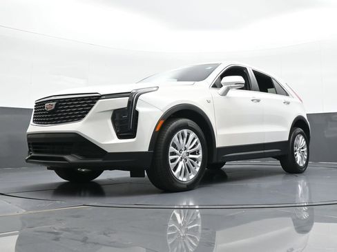 Used 2024 Cadillac XT4 Luxury w/ Cold Weather Package image 60
