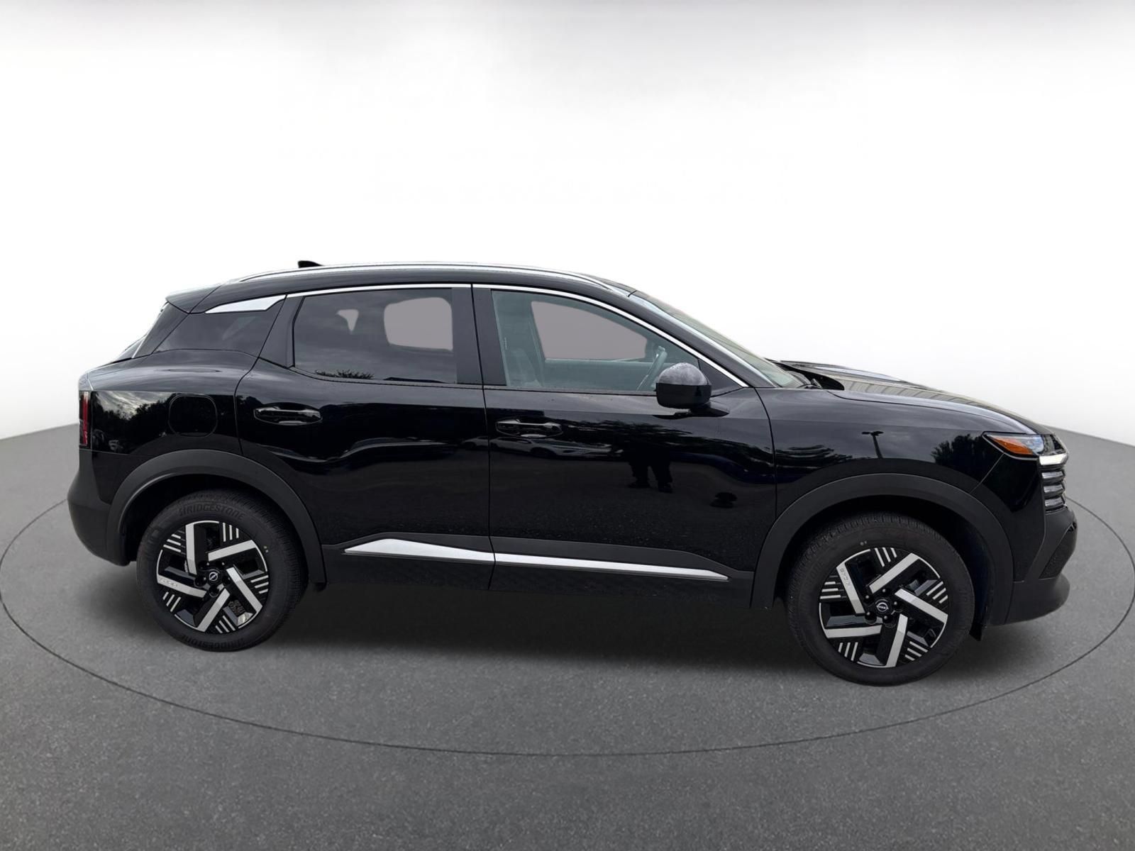 Used 2026 Nissan Kicks SV w/ Cold Weather Package FWD image 14