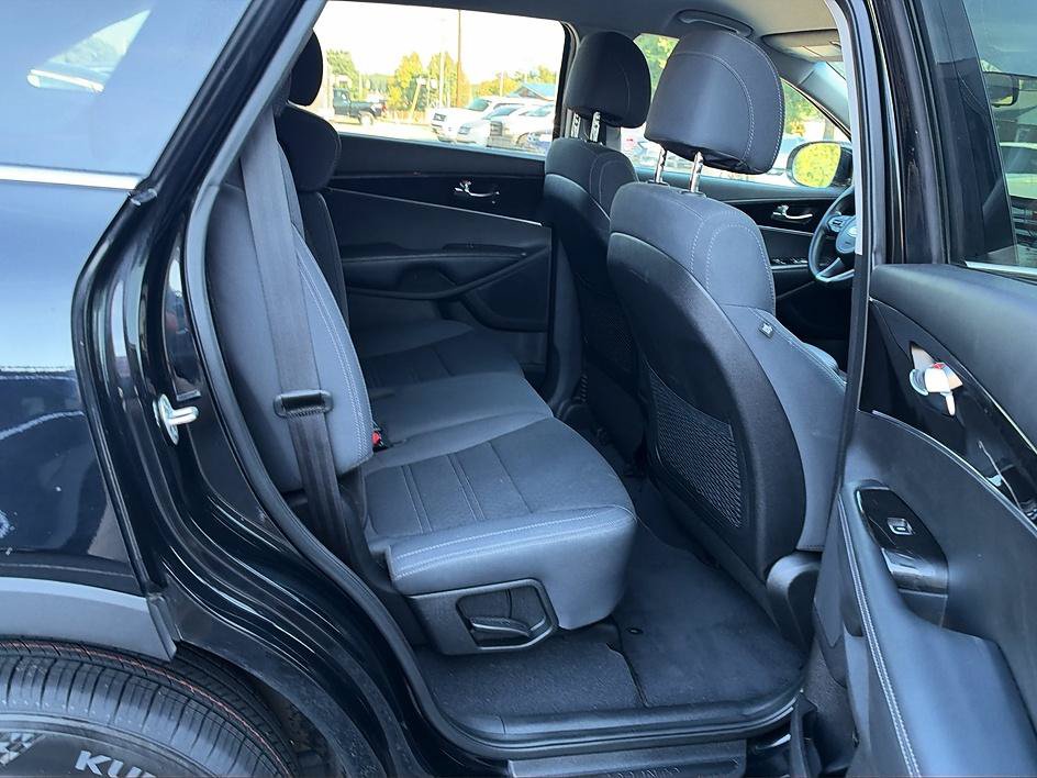 Used 2017 Kia Sorento AWD image 27