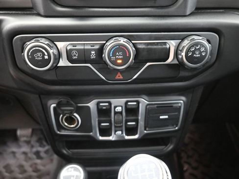 Used 2018 Jeep Wrangler Unlimited Sport S image 27