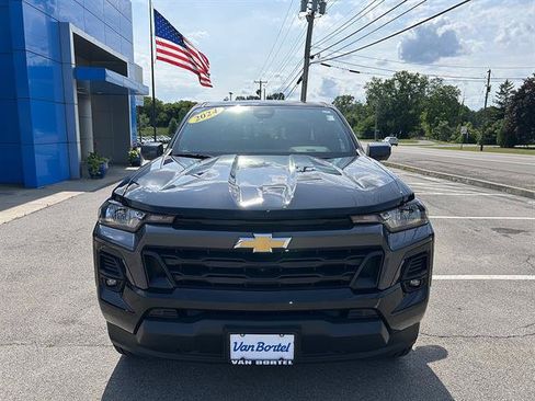Used 2024 Chevrolet Colorado LT w/ LT Convenience Package II AWD/4WD image 8