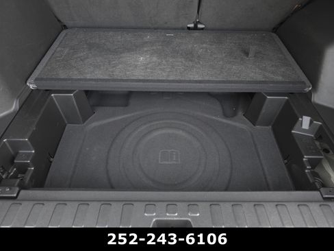 Used 2023 GMC Terrain SLT image 27