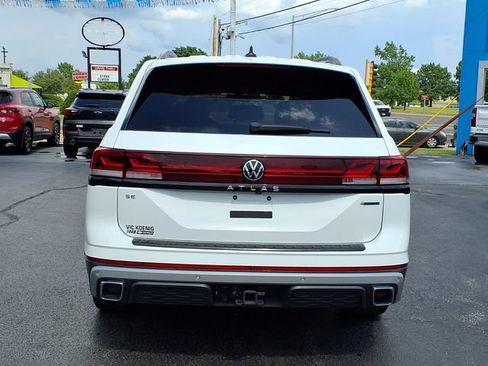 Used 2024 Volkswagen Atlas Peak Edition SE AWD/4WD image 18