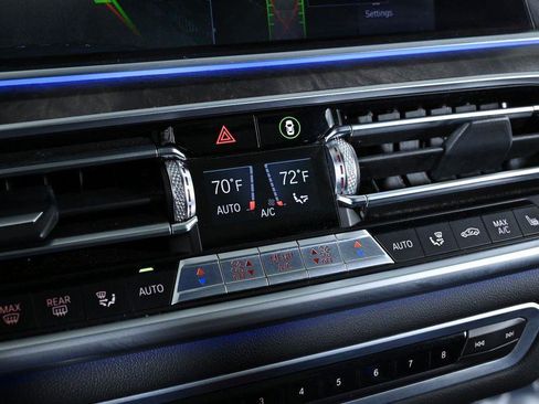 Used 2022 BMW X5 xDrive40i w/ Premium Package image 16