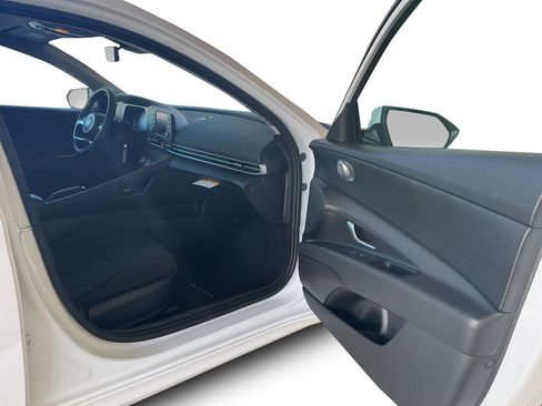 New 2026 Hyundai Elantra SE FWD image 7