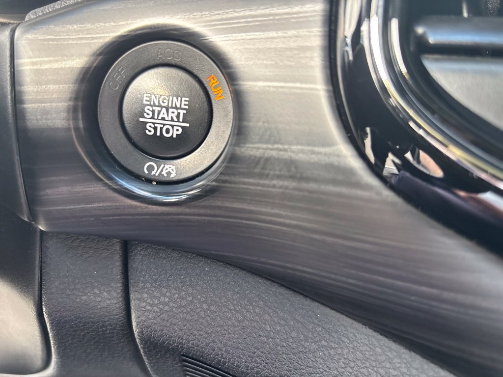 Used 2019 Jeep Grand Cherokee Altitude AWD/4WD image 21
