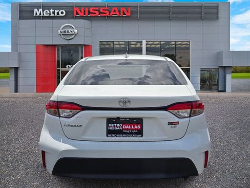 Used 2024 Toyota Corolla LE FWD image 5