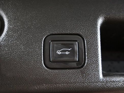 Used 2023 Chevrolet Equinox RS image 20