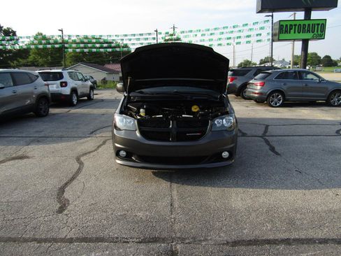 Used 2014 Dodge Grand Caravan SXT FWD image 22
