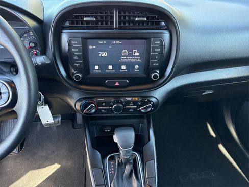 Used 2020 Kia Soul S image 26