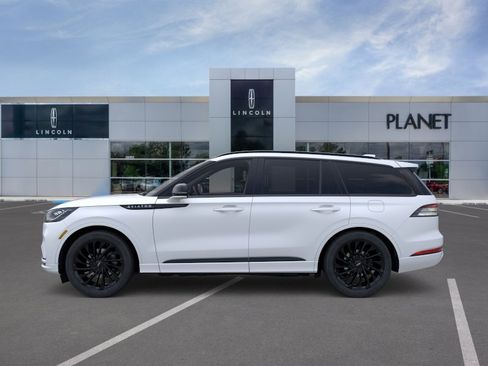 New 2026 Lincoln Aviator Reserve w/ Jet Appearance Package RWD image 3