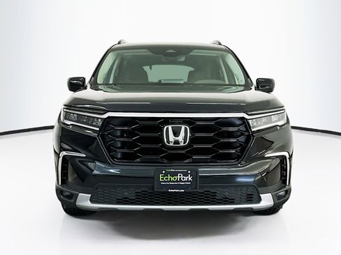 Used 2023 Honda Pilot Touring image 2