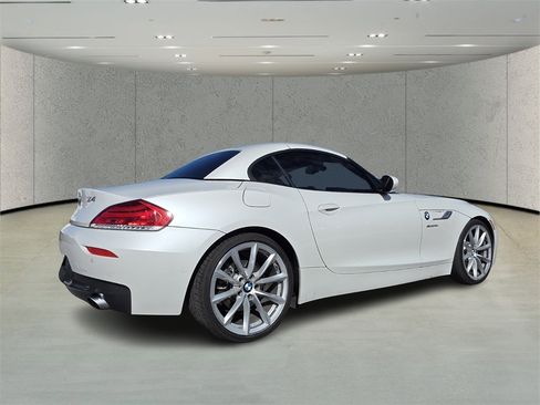 Used 2015 BMW Z4 sDrive35i image 3