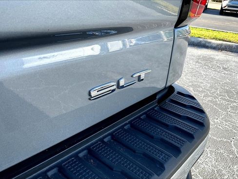 Certified 2025 GMC Sierra 1500 SLT RWD image 5