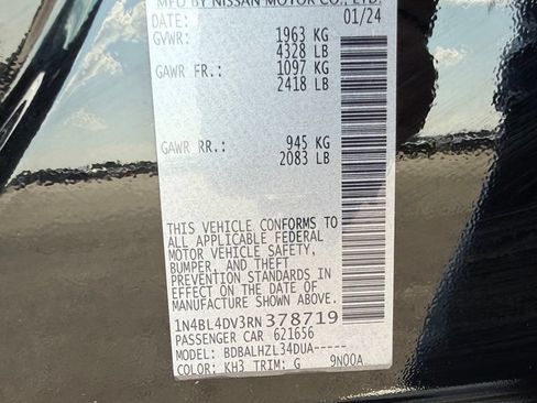 Used 2024 Nissan Altima 2.5 SV FWD image 32