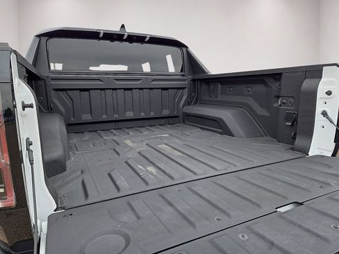 Used 2025 GMC Hummer EV 2X w/ LPO, Sport Package AWD/4WD image 15