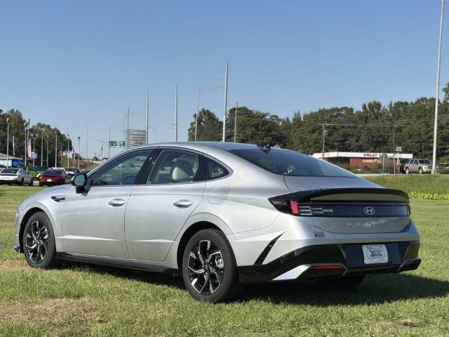 Used 2024 Hyundai Sonata SEL FWD image 10