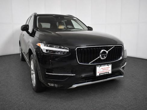 Used 2016 Volvo XC90 T6 Momentum w/ Momentum Plus Package AWD/4WD image 3