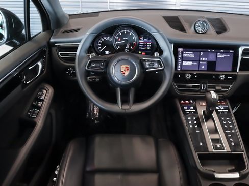 Used 2026 Porsche Macan AWD/4WD image 16
