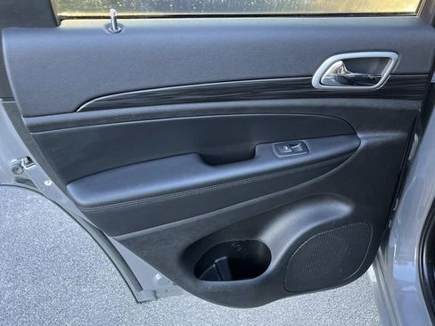 Used 2022 Jeep Grand Cherokee Altitude image 17