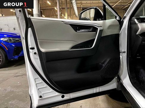 Used 2025 Toyota RAV4 XLE w/ Convenience Package image 22