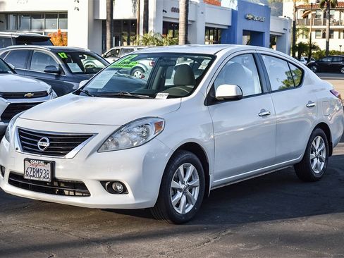 Used 2012 Nissan Versa SL image 3