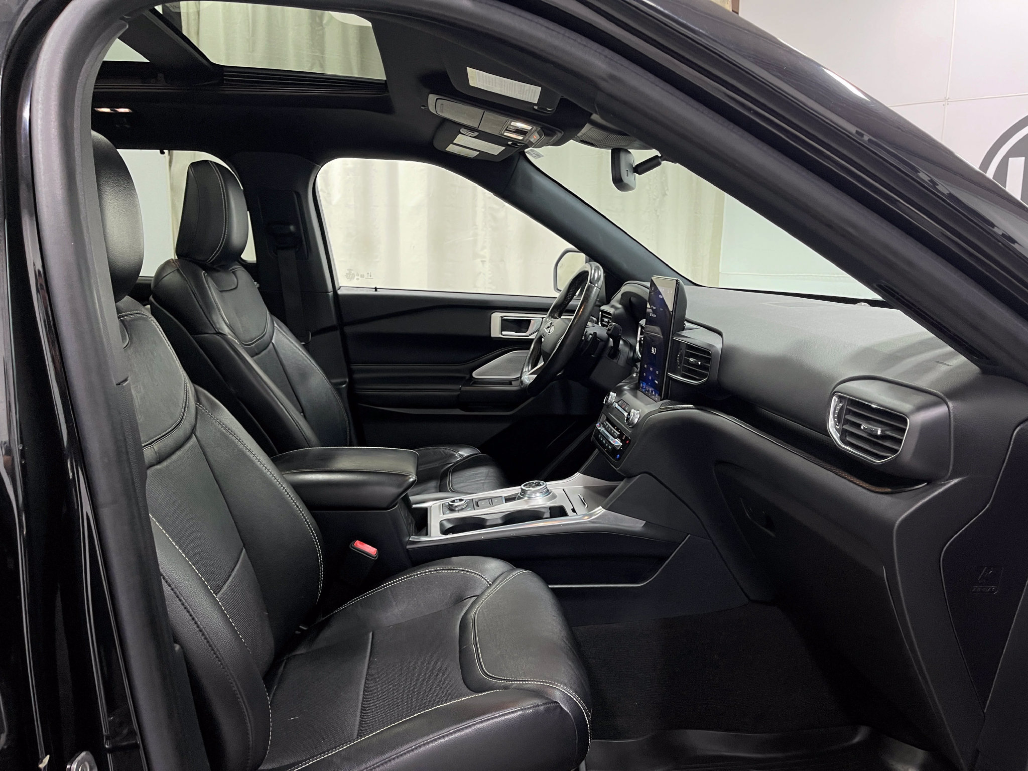 Used 2020 Ford Explorer ST w/ Premium Technology Package AWD/4WD image 34