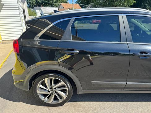 Used 2019 Kia Niro Touring FWD image 10