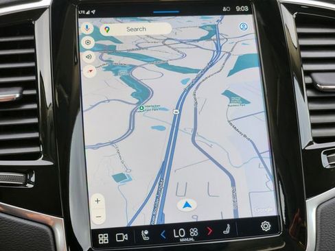 Certified 2025 Volvo XC90 B6 Ultra w/ Lounge Package image 19