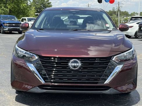 Certified 2025 Nissan Sentra SV FWD image 9