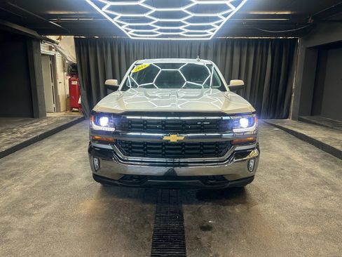 Used 2018 Chevrolet Silverado 1500 LT w/ All Star Edition AWD/4WD image 2