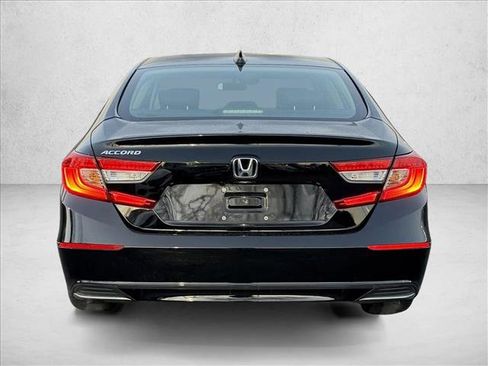 Used 2018 Honda Accord EX image 6