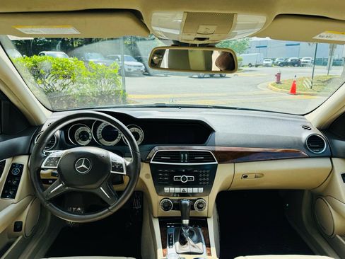 Used 2013 Mercedes-Benz C 300 Sport image 38