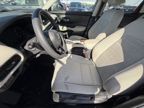 Used 2024 Honda HR-V LX image 11