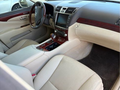 Used 2011 Lexus LS 460 w/ Comfort Pkg RWD image 21