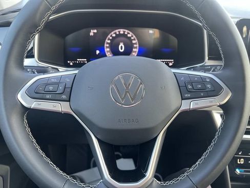 New 2026 Volkswagen Taos SE FWD image 15