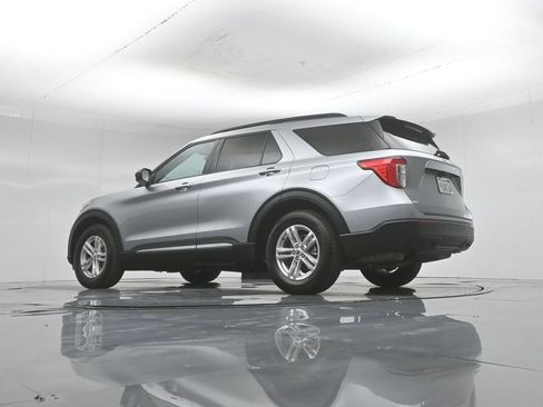 Certified 2022 Ford Explorer XLT RWD image 67