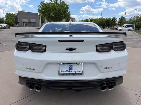 Used 2019 Chevrolet Camaro ZL1 RWD image 21