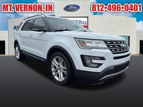 Used 2016 Ford Explorer XLT w/ Equipment Group 202A FWD image 3