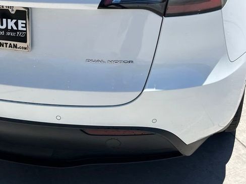 Used 2021 Tesla Model Y Long Range AWD/4WD image 9