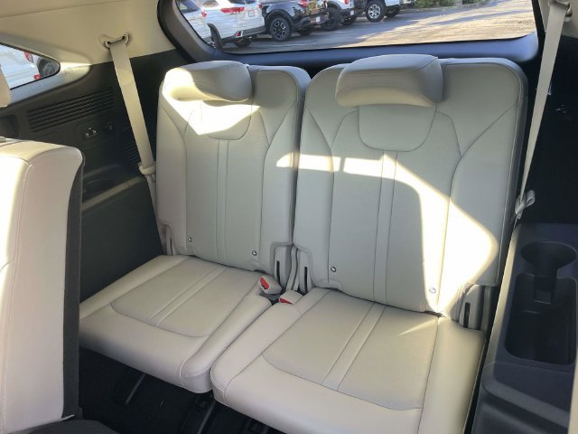 Used 2025 Kia Sorento S w/ Panoramic Sunroof Package FWD image 12