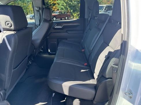 Used 2025 GMC Sierra 1500 SLT image 15