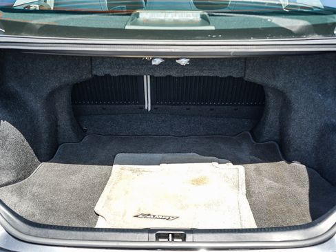 Used 2012 Toyota Camry XLE w/ Leather Pkg image 30