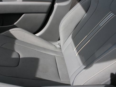 Used 2025 Hyundai Elantra SEL FWD image 20