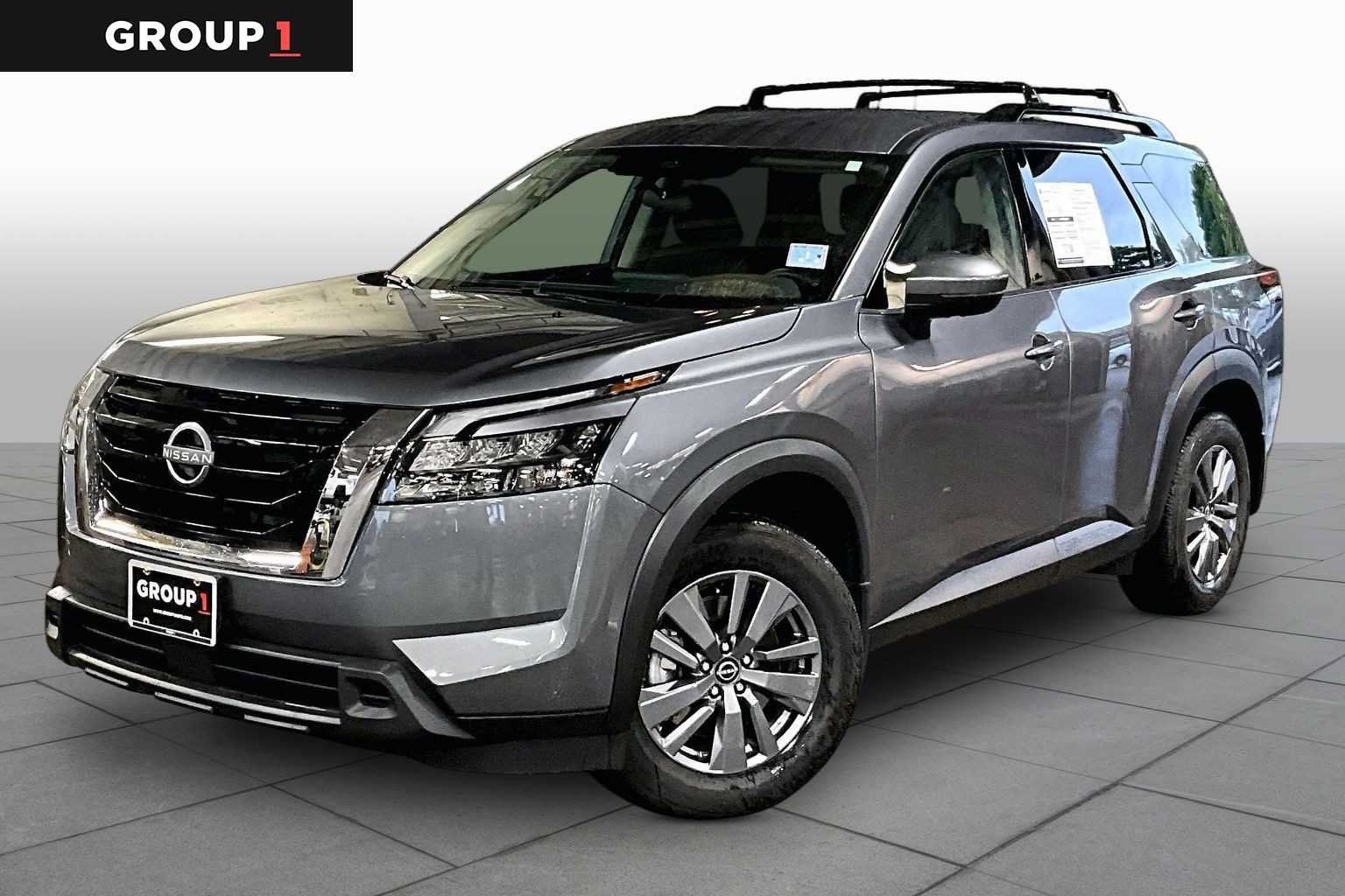 Used 2025 Nissan Pathfinder SV AWD/4WD image 1