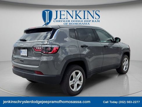 Used 2023 Jeep Compass Sport AWD/4WD image 3