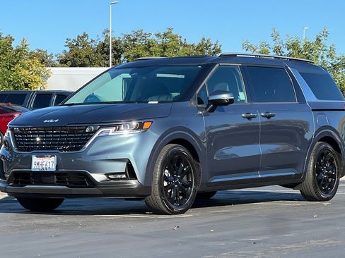 Used 2024 Kia Carnival SX Prestige image 8